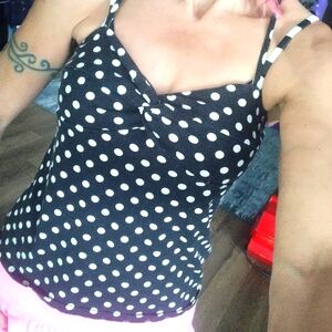 Black/white polka dotted tank